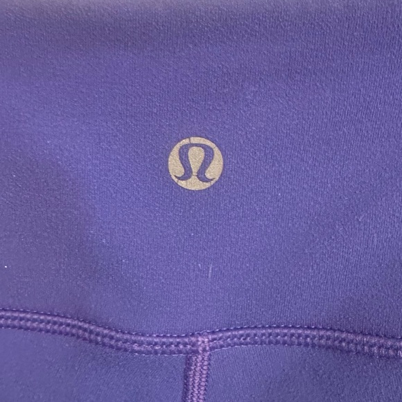 Lululemon wunder under reversible crop (bruised berry/black) - Picture 3 of 7
